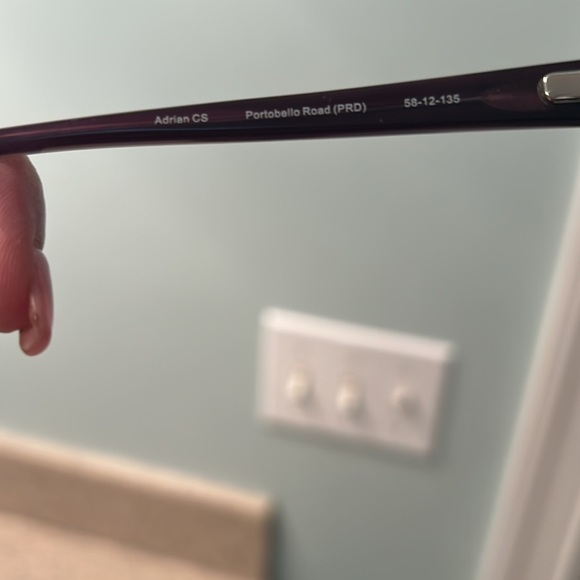 Vera Bradley women’s sunglasses and matching case. The frame is a light gold. - Picture 15 of 17